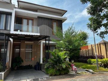 Rumah dijual di Gentan, Solo