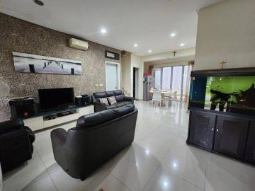 Rumah dijual di Green Lake City, Jakarta Barat
