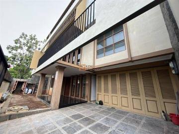 Rumah dijual di Kebon Jeruk, Jakarta Barat