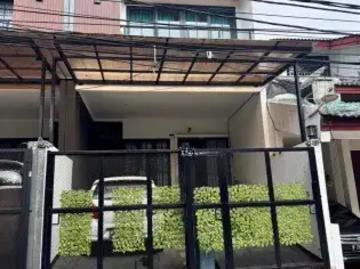 Rumah dijual di Jatiwaringin, Bekasi