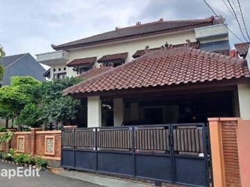 Rumah dijual di Jatiwaringin, Bekasi