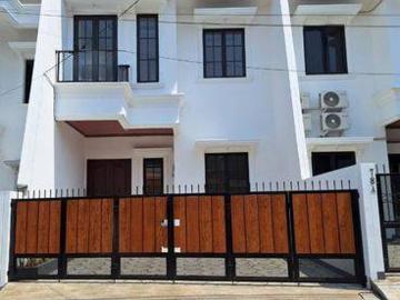 Rumah dijual di Jatiwaringin, Bekasi