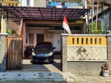 Rumah dijual di Jatiwaringin, Bekasi