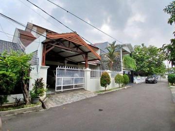Rumah dijual di Jatiwaringin, Bekasi