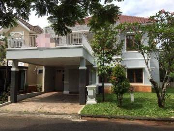 Rumah dijual di Legenda Wisata, Jakarta Timur