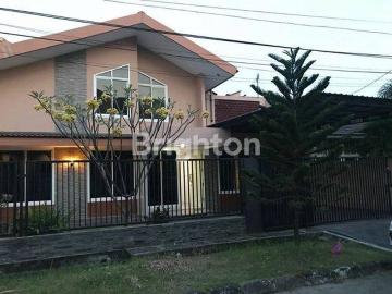 Rumah dijual di Mayjen Sungkono, Surabaya