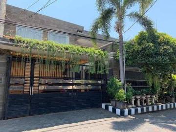 Rumah dijual di Manyar, Surabaya