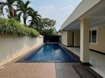 Rumah dijual di Senayan, Jakarta Selatan