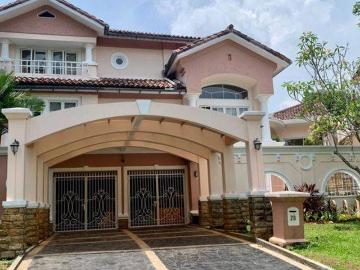 Rumah dijual di Sentul City, Bogor