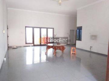 Rumah dijual di Peterongan, Semarang
