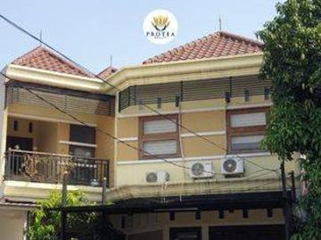 Rumah dijual di Raffles Hills, Jakarta Timur