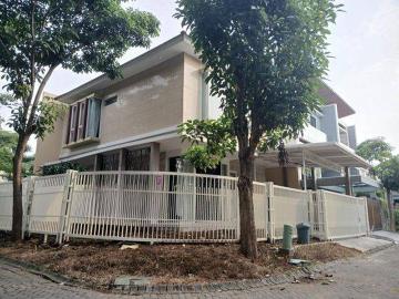 Rumah disewa di Citraland, Surabaya