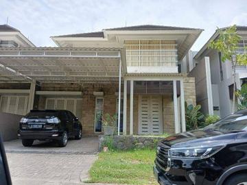 Rumah disewa di Citraland, Surabaya
