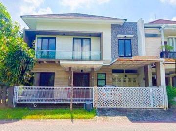 Rumah disewa di Citraland, Surabaya
