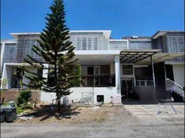 Rumah disewa di Citraland, Surabaya