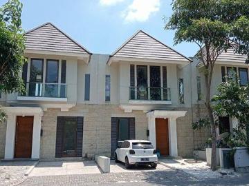 Rumah disewa di Citraland, Surabaya