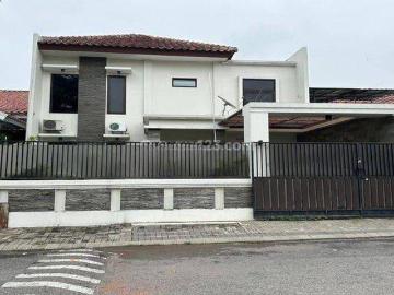 Rumah disewa di Citraland, Surabaya