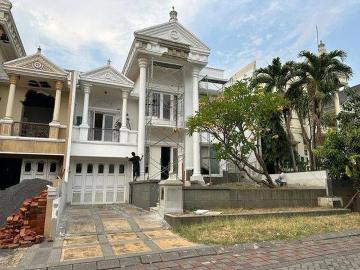 Rumah disewa di Citraland, Surabaya