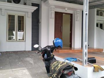 Rumah disewa di Citraland, Surabaya
