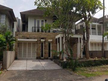 Rumah disewa di Citraland, Surabaya