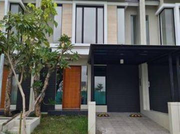 Rumah disewa di Citraland, Surabaya