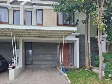 Rumah disewa di Citraland, Surabaya