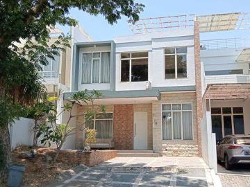 Rumah disewa di Citraland, Surabaya