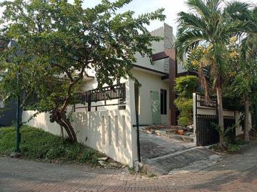 Rumah disewa di Citraland, Surabaya