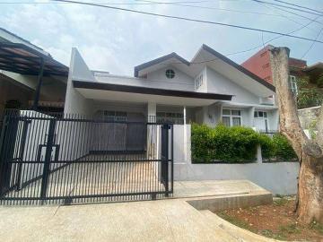 Rumah disewa di Bintaro, Tangerang Selatan