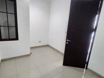 Rumah disewa di Green Lake City, Jakarta Barat
