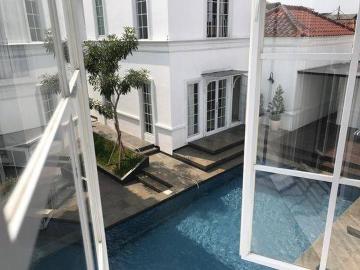 Rumah disewa di Kebayoran Baru, Jakarta Selatan