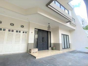 Rumah disewa di Kebayoran Baru, Jakarta Selatan