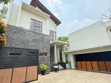 Rumah disewa di Kemang, Jakarta Selatan