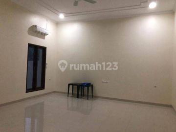 Rumah disewa di Kemang Pratama, Bekasi