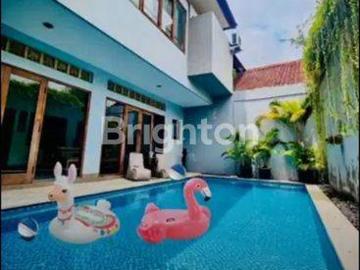 Rumah disewa di Kerobokan, Badung