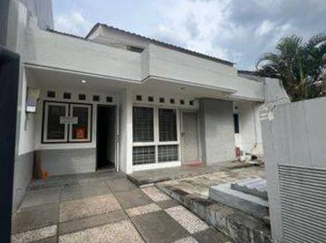 Rumah disewa di Intercon, Jakarta Barat