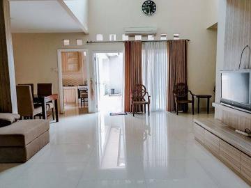 Rumah disewa di Lippo Cikarang, Cikarang