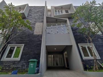 Rumah disewa di Mampang Prapatan, Jakarta Selatan