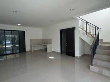 Rumah disewa di Pantai Indah Kapuk 2, Jakarta Utara