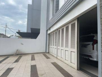 Rumah disewa di Pluit, Jakarta Utara