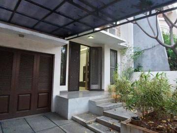 Rumah disewa di Puri Indah, Jakarta Barat