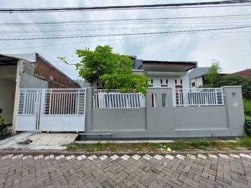Rumah disewa di Rungkut, Surabaya
