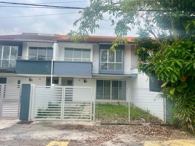 Rumah Dua Tingah Rumah Tengah Taman Cresentia