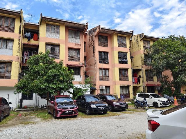Rumah flat Dato Ahmad Razali block I tingkat 1