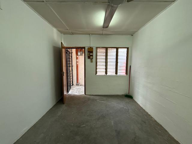 Rumah flat pandan jaya block L19a