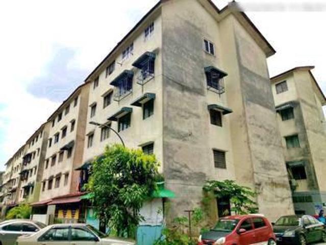 Rumah flat Pinggiran Delima hulu langat block e tingkat 4