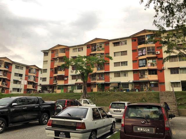 Rumah flat Taman Sri Endah Sri petaling Kuala Lumpur block 13