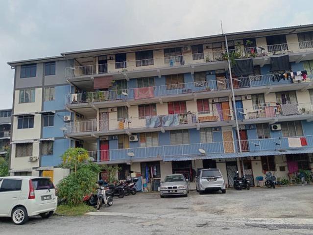 Rumah flat wangsa maju seksyen 10 Kuala Lumpur block a2 tingkat 4