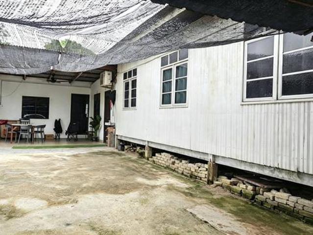 Rumah Kampung Connecting