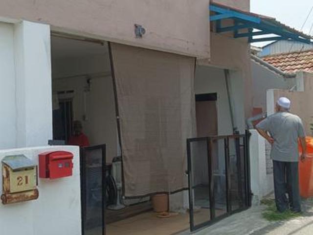 Rumah Kampung Padang Balang
